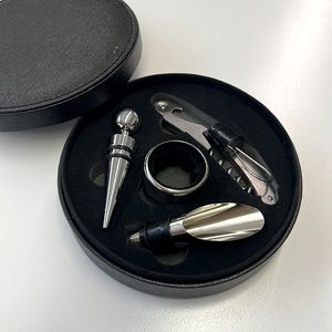 Wine kit 4 piece Wine Stooper, Waiter Corkscrew, Drip ring , pourer, Great gift